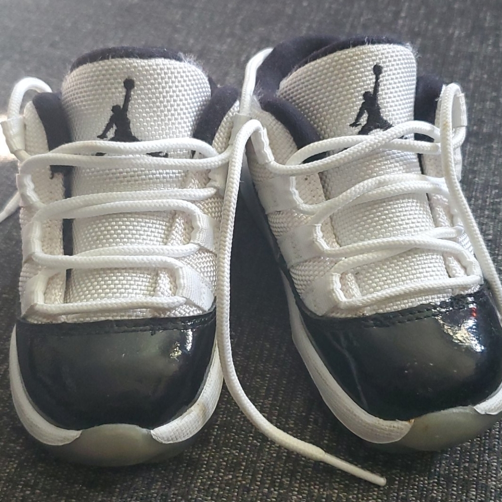 Toddler Jordan 11 size 6c